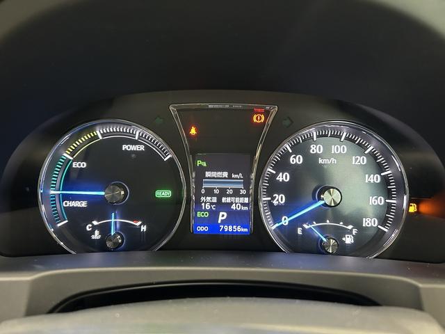 クラウンハイブリッド ロイヤルサルーン　プリクラッシュセーフティ（禁煙車）（メーカーＨＤＤナビ）（レーダークルーズコントロール）（コーナーセンサー）（シートヒーター）（パワーシート）（バックカメラ）（ビルトインＥＴＣ）（純正１６インチＡＷ）（40枚目）