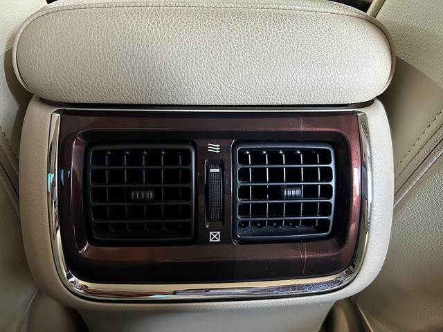 クラウンハイブリッド ロイヤルサルーン　プリクラッシュセーフティ（禁煙車）（メーカーＨＤＤナビ）（レーダークルーズコントロール）（コーナーセンサー）（シートヒーター）（パワーシート）（バックカメラ）（ビルトインＥＴＣ）（純正１６インチＡＷ）（59枚目）