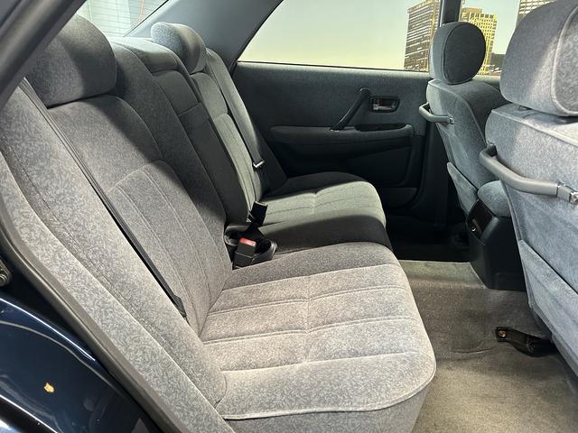 車内もキレイで嫌な臭いもありません☆気になる方は内装のスチームクリーナーも施工可能です♪