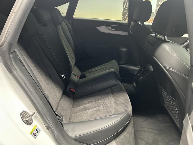 車内もキレイで嫌な臭いもありません☆気になる方は内装のスチームクリーナーも施工可能です♪