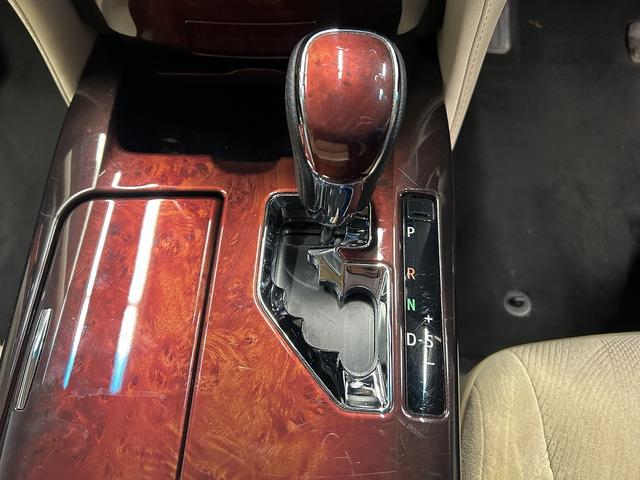 クラウンマジェスタ ベースグレード　（禁煙車）（後期型）（純正ＳＤナビ）（アラウンドビューモニター）（レーダークルーズ）（パワーシート）（クリアランスソナー）（シートヒーター）（ブルーレイ再生）（ＬＥＤ）（ＥＴＣ）（純正１７インチＡＷ）（46枚目）