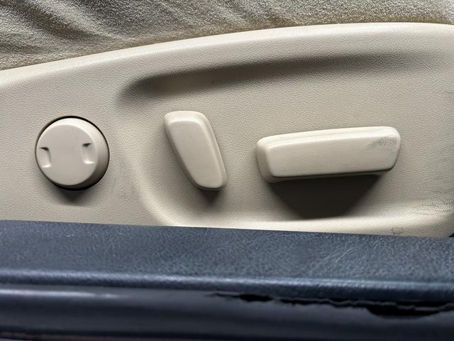 クラウンマジェスタ ベースグレード　（禁煙車）（後期型）（純正ＳＤナビ）（アラウンドビューモニター）（レーダークルーズ）（パワーシート）（クリアランスソナー）（シートヒーター）（ブルーレイ再生）（ＬＥＤ）（ＥＴＣ）（純正１７インチＡＷ）（51枚目）