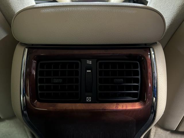 クラウンマジェスタ ベースグレード　（禁煙車）（後期型）（純正ＳＤナビ）（アラウンドビューモニター）（レーダークルーズ）（パワーシート）（クリアランスソナー）（シートヒーター）（ブルーレイ再生）（ＬＥＤ）（ＥＴＣ）（純正１７インチＡＷ）（62枚目）