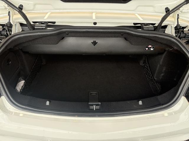 Eクラス E250カブリオレ AMGスポーツパッケージ(禁煙車)(後期型)(黒本革シート)(メーカーHDDナビ)(レーダークルーズ)(コーナーセンサー)(アラウンドビューモニター)(シートヒーター)(BSM)(純正18インチAW)(15枚目)