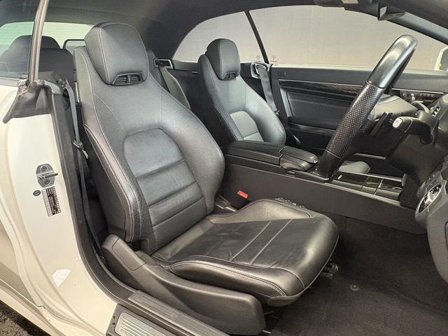 Eクラス E250カブリオレ AMGスポーツパッケージ(禁煙車)(後期型)(黒本革シート)(メーカーHDDナビ)(レーダークルーズ)(コーナーセンサー)(アラウンドビューモニター)(シートヒーター)(BSM)(純正18インチAW)(16枚目)