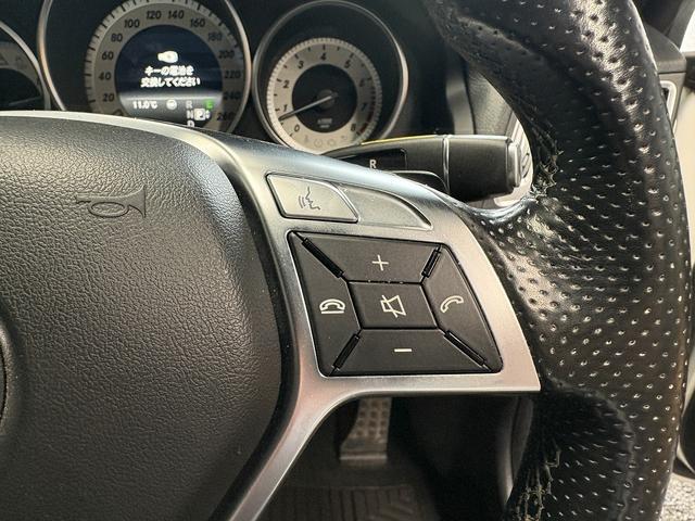 Eクラス E250カブリオレ AMGスポーツパッケージ(禁煙車)(後期型)(黒本革シート)(メーカーHDDナビ)(レーダークルーズ)(コーナーセンサー)(アラウンドビューモニター)(シートヒーター)(BSM)(純正18インチAW)(36枚目)