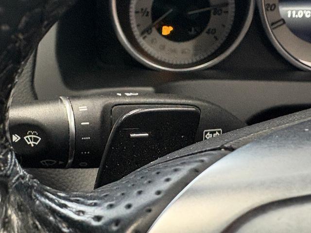 Eクラス E250カブリオレ AMGスポーツパッケージ(禁煙車)(後期型)(黒本革シート)(メーカーHDDナビ)(レーダークルーズ)(コーナーセンサー)(アラウンドビューモニター)(シートヒーター)(BSM)(純正18インチAW)(41枚目)