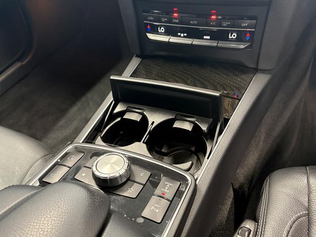 Eクラス E250カブリオレ AMGスポーツパッケージ(禁煙車)(後期型)(黒本革シート)(メーカーHDDナビ)(レーダークルーズ)(コーナーセンサー)(アラウンドビューモニター)(シートヒーター)(BSM)(純正18インチAW)(45枚目)