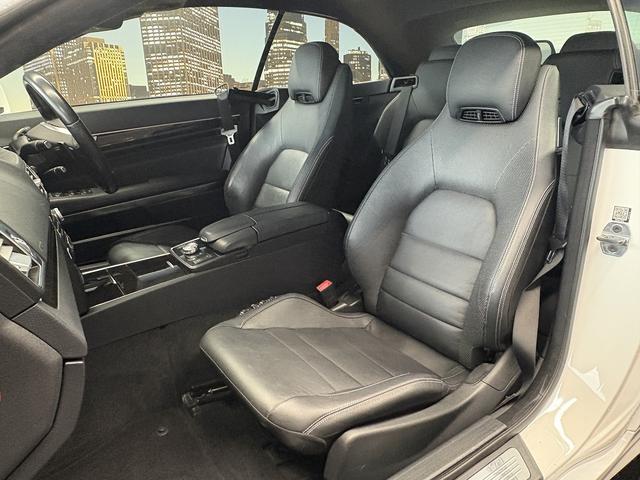 Eクラス E250カブリオレ AMGスポーツパッケージ(禁煙車)(後期型)(黒本革シート)(メーカーHDDナビ)(レーダークルーズ)(コーナーセンサー)(アラウンドビューモニター)(シートヒーター)(BSM)(純正18インチAW)(50枚目)