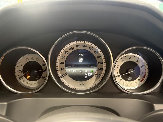 Eクラス E250カブリオレ AMGスポーツパッケージ(禁煙車)(後期型)(黒本革シート)(メーカーHDDナビ)(レーダークルーズ)(コーナーセンサー)(アラウンドビューモニター)(シートヒーター)(BSM)(純正18インチAW)(54枚目)