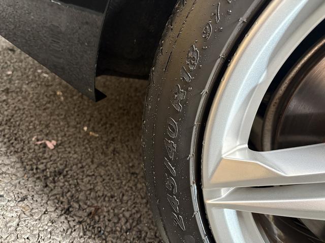 A4 2.0TFSIクワトロスポーツ (禁煙車)(黒半皮シート)(パークアシスト)(シートヒーター)(フロント&バックカメラ)(レーダークルーズ)(ビルトインETC)(オートマチックハイビーム)(パワーシート)(純正18インチAW)(44枚目)