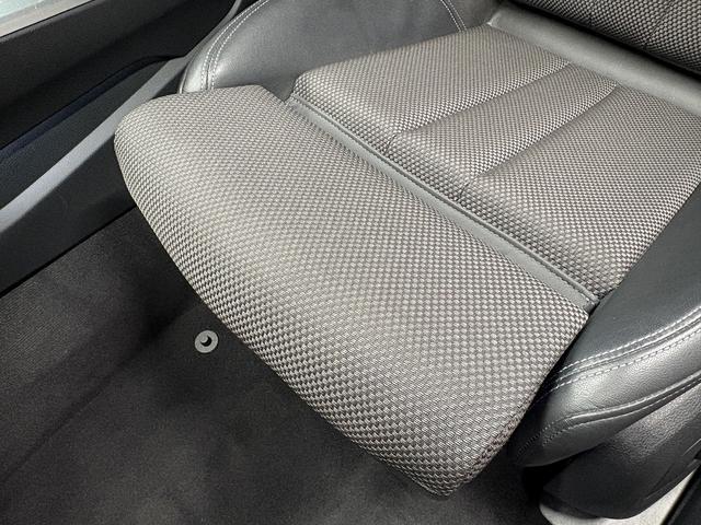 A4 2.0TFSIクワトロスポーツ (禁煙車)(黒半皮シート)(パークアシスト)(シートヒーター)(フロント&バックカメラ)(レーダークルーズ)(ビルトインETC)(オートマチックハイビーム)(パワーシート)(純正18インチAW)(56枚目)