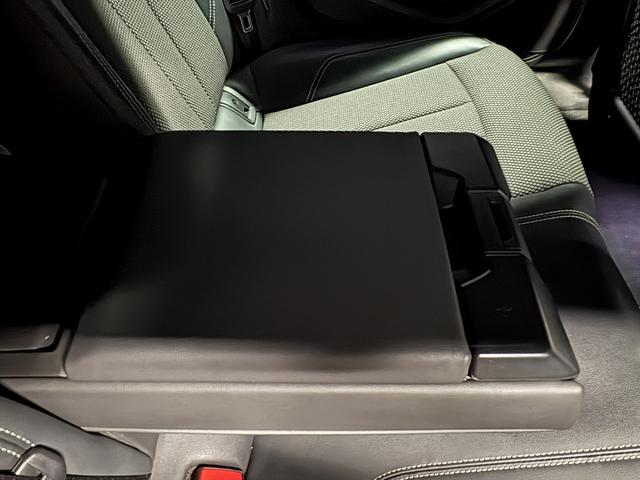 A4 2.0TFSIクワトロスポーツ (禁煙車)(黒半皮シート)(パークアシスト)(シートヒーター)(フロント&バックカメラ)(レーダークルーズ)(ビルトインETC)(オートマチックハイビーム)(パワーシート)(純正18インチAW)(58枚目)