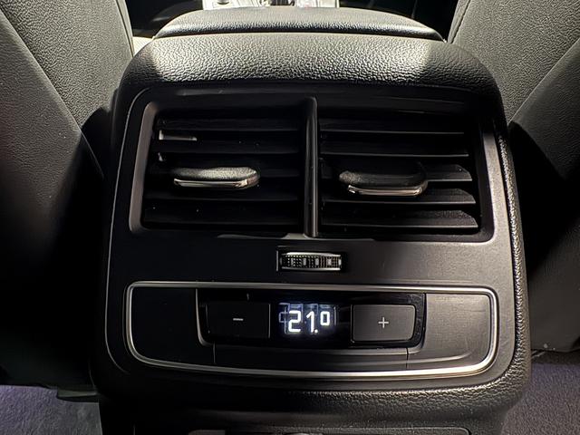 A4 2.0TFSIクワトロスポーツ (禁煙車)(黒半皮シート)(パークアシスト)(シートヒーター)(フロント&バックカメラ)(レーダークルーズ)(ビルトインETC)(オートマチックハイビーム)(パワーシート)(純正18インチAW)(59枚目)