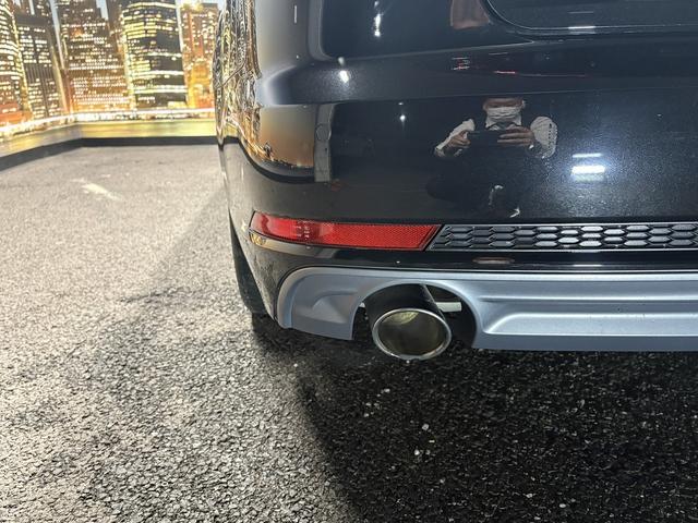 A4 2.0TFSIクワトロスポーツ (禁煙車)(黒半皮シート)(パークアシスト)(シートヒーター)(フロント&バックカメラ)(レーダークルーズ)(ビルトインETC)(オートマチックハイビーム)(パワーシート)(純正18インチAW)(61枚目)