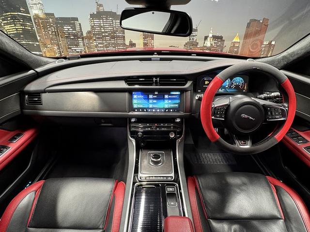 XF S ブラックパック(禁煙車)(サンルーフ)(赤/黒本革シート)(メーカーHDDナビ)(レーダークルーズ)(コーナーセンサー)(シートメモリー)(シートヒーター&クーラー)(純正20インチAW)(5枚目)