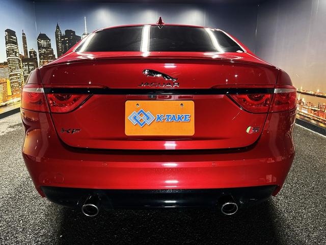 XF S ブラックパック(禁煙車)(サンルーフ)(赤/黒本革シート)(メーカーHDDナビ)(レーダークルーズ)(コーナーセンサー)(シートメモリー)(シートヒーター&クーラー)(純正20インチAW)(19枚目)
