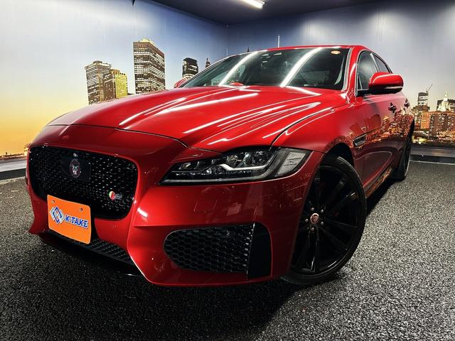 XF S ブラックパック(禁煙車)(サンルーフ)(赤/黒本革シート)(メーカーHDDナビ)(レーダークルーズ)(コーナーセンサー)(シートメモリー)(シートヒーター&クーラー)(純正20インチAW)(21枚目)