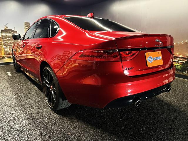 XF S ブラックパック(禁煙車)(サンルーフ)(赤/黒本革シート)(メーカーHDDナビ)(レーダークルーズ)(コーナーセンサー)(シートメモリー)(シートヒーター&クーラー)(純正20インチAW)(23枚目)