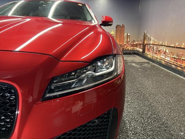 XF S ブラックパック(禁煙車)(サンルーフ)(赤/黒本革シート)(メーカーHDDナビ)(レーダークルーズ)(コーナーセンサー)(シートメモリー)(シートヒーター&クーラー)(純正20インチAW)(29枚目)