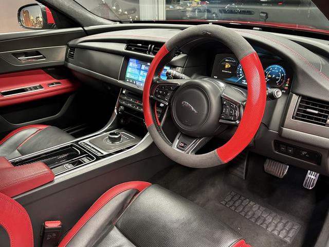 XF S ブラックパック(禁煙車)(サンルーフ)(赤/黒本革シート)(メーカーHDDナビ)(レーダークルーズ)(コーナーセンサー)(シートメモリー)(シートヒーター&クーラー)(純正20インチAW)(51枚目)