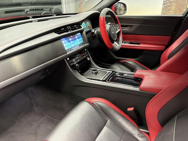 XF S ブラックパック(禁煙車)(サンルーフ)(赤/黒本革シート)(メーカーHDDナビ)(レーダークルーズ)(コーナーセンサー)(シートメモリー)(シートヒーター&クーラー)(純正20インチAW)(53枚目)