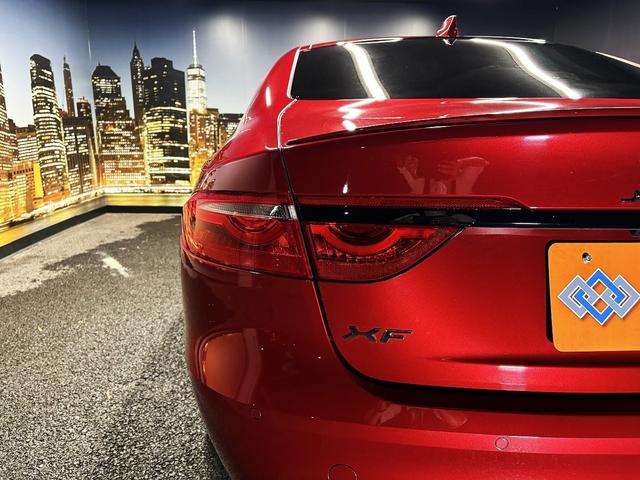 XF S ブラックパック(禁煙車)(サンルーフ)(赤/黒本革シート)(メーカーHDDナビ)(レーダークルーズ)(コーナーセンサー)(シートメモリー)(シートヒーター&クーラー)(純正20インチAW)(59枚目)