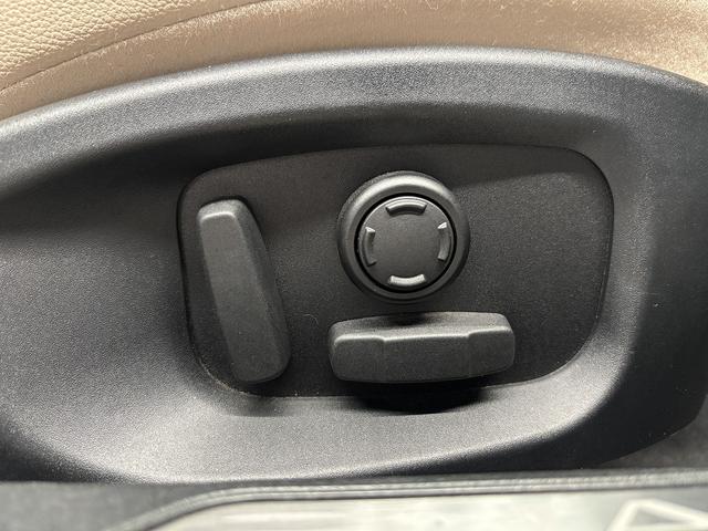 ＸＥ ＸＥ　プレステージ　（禁煙車）（ベージュ本革シート）（ターボ）（メーカーＨＤＤナビ）（レーダークルーズ）（コーナーセンサー）（シートメモリー）（シートヒーター）（ＭＥＲＤＩＡＮ）（レーンアシスト）（純正１８インチＡＷ）（8枚目）