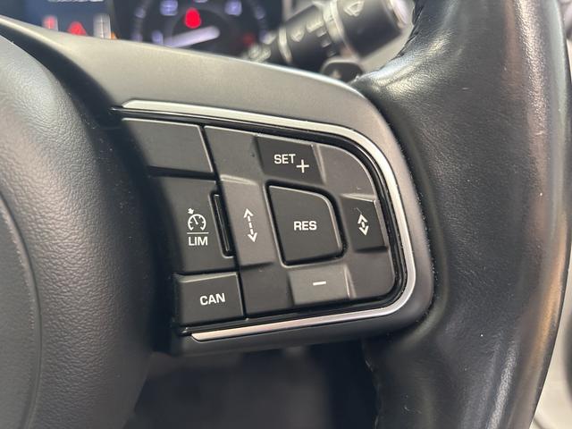 ＸＥ ＸＥ　プレステージ　（禁煙車）（ベージュ本革シート）（ターボ）（メーカーＨＤＤナビ）（レーダークルーズ）（コーナーセンサー）（シートメモリー）（シートヒーター）（ＭＥＲＤＩＡＮ）（レーンアシスト）（純正１８インチＡＷ）（9枚目）