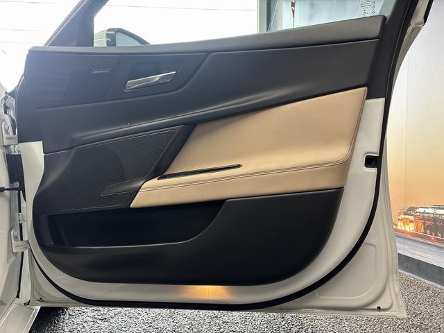 ＸＥ ＸＥ　プレステージ　（禁煙車）（ベージュ本革シート）（ターボ）（メーカーＨＤＤナビ）（レーダークルーズ）（コーナーセンサー）（シートメモリー）（シートヒーター）（ＭＥＲＤＩＡＮ）（レーンアシスト）（純正１８インチＡＷ）（27枚目）