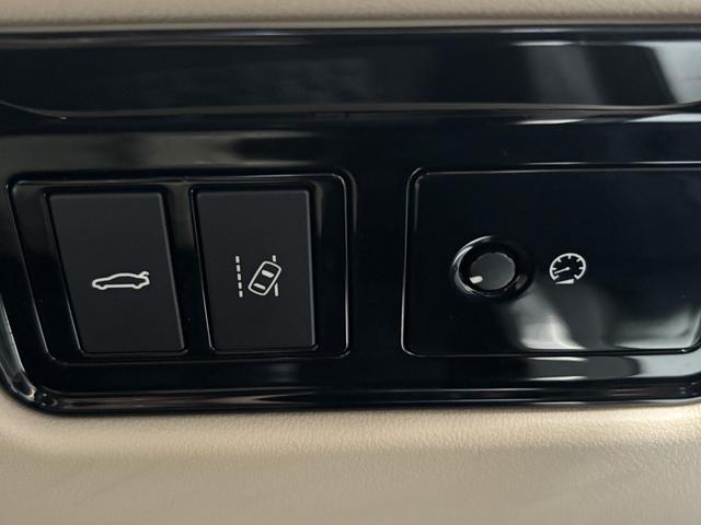 ＸＥ ＸＥ　プレステージ　（禁煙車）（ベージュ本革シート）（ターボ）（メーカーＨＤＤナビ）（レーダークルーズ）（コーナーセンサー）（シートメモリー）（シートヒーター）（ＭＥＲＤＩＡＮ）（レーンアシスト）（純正１８インチＡＷ）（57枚目）