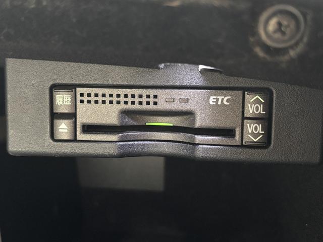 ＩＳ ＩＳ２５０　（禁煙車）（メーカーＨＤＤナビ）（バックカメラ）（クルーズコントロール）（クリアランスソナー）（スマートキー）（パワーシート）（フルセグ）（ＥＴＣ）（パドルシフト）（ＨＩＤ）（純正１７インチＡＷ）（12枚目）