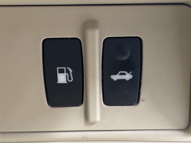 ＩＳ ＩＳ２５０　（禁煙車）（メーカーＨＤＤナビ）（バックカメラ）（クルーズコントロール）（クリアランスソナー）（スマートキー）（パワーシート）（フルセグ）（ＥＴＣ）（パドルシフト）（ＨＩＤ）（純正１７インチＡＷ）（26枚目）