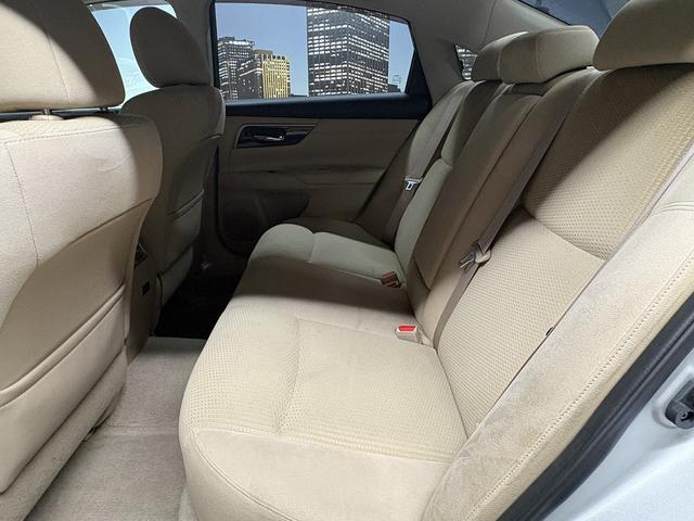 ティアナ XL (純正SDナビ)(バックカメラ)(エマージェンシーブレーキ)(コーナーセンサー)(HID)(スマートキー)(パワーシート)(ビルトインETC)(Bluetoothオーディオ)(純正16インチAW)(30枚目)