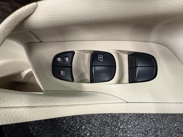 ティアナ XL (純正SDナビ)(バックカメラ)(エマージェンシーブレーキ)(コーナーセンサー)(HID)(スマートキー)(パワーシート)(ビルトインETC)(Bluetoothオーディオ)(純正16インチAW)(40枚目)