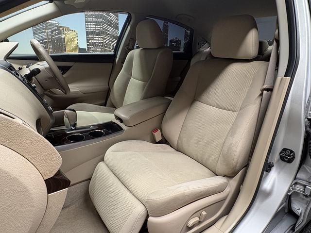 ティアナ XL (純正SDナビ)(バックカメラ)(エマージェンシーブレーキ)(コーナーセンサー)(HID)(スマートキー)(パワーシート)(ビルトインETC)(Bluetoothオーディオ)(純正16インチAW)(48枚目)