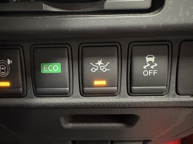 ティアナ XL (禁煙車)(メーカーナビ)(アラウンドビュー)(コーナーセンサー)(クルコン)(スマートキー)(パワーシート)(オットマン)(ETC)(Bluetoothオーディオ)(HID)(純正16インチAW)(11枚目)