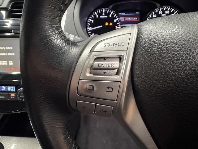 ティアナ XL (禁煙車)(メーカーナビ)(アラウンドビュー)(コーナーセンサー)(クルコン)(スマートキー)(パワーシート)(オットマン)(ETC)(Bluetoothオーディオ)(HID)(純正16インチAW)(49枚目)