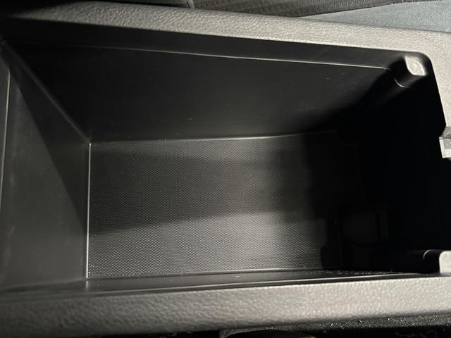 ティアナ XL (禁煙車)(メーカーナビ)(アラウンドビュー)(コーナーセンサー)(クルコン)(スマートキー)(パワーシート)(オットマン)(ETC)(Bluetoothオーディオ)(HID)(純正16インチAW)(50枚目)