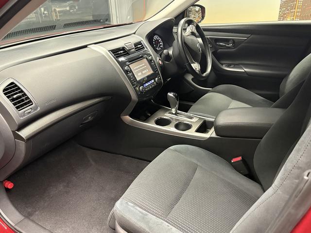 ティアナ XL (禁煙車)(メーカーナビ)(アラウンドビュー)(コーナーセンサー)(クルコン)(スマートキー)(パワーシート)(オットマン)(ETC)(Bluetoothオーディオ)(HID)(純正16インチAW)(53枚目)