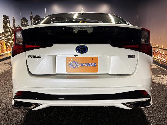 プリウス Ｓ　（禁煙車）（後期型）（フルエアロ）（純正ＳＤナビ）（バックカメラ）（レーダークルーズ）（スマートキー）（ＬＥＤヘッドライト）（ＥＴＣ）（Ｂｌｕｅｔｏｏｔｈオーディオ）（純正１５インチＡＷ）（17枚目）