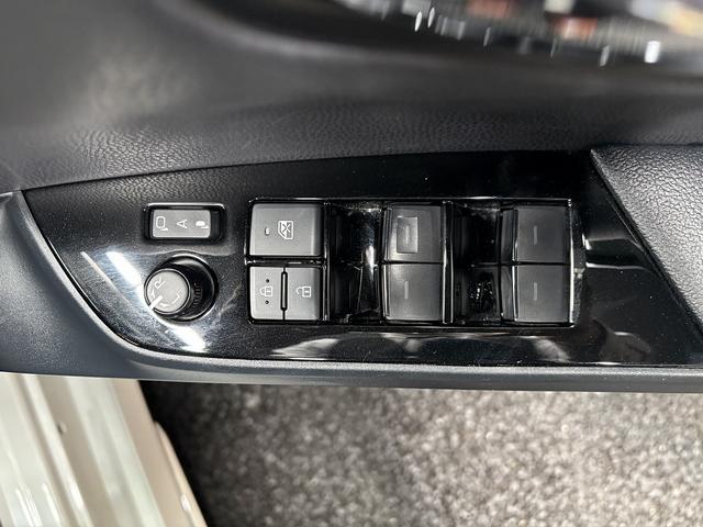 プリウス Ｓ　（禁煙車）（後期型）（フルエアロ）（純正ＳＤナビ）（バックカメラ）（レーダークルーズ）（スマートキー）（ＬＥＤヘッドライト）（ＥＴＣ）（Ｂｌｕｅｔｏｏｔｈオーディオ）（純正１５インチＡＷ）（36枚目）