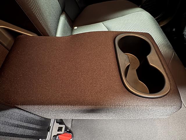 プリウス Ｓ　（禁煙車）（後期型）（フルエアロ）（純正ＳＤナビ）（バックカメラ）（レーダークルーズ）（スマートキー）（ＬＥＤヘッドライト）（ＥＴＣ）（Ｂｌｕｅｔｏｏｔｈオーディオ）（純正１５インチＡＷ）（44枚目）