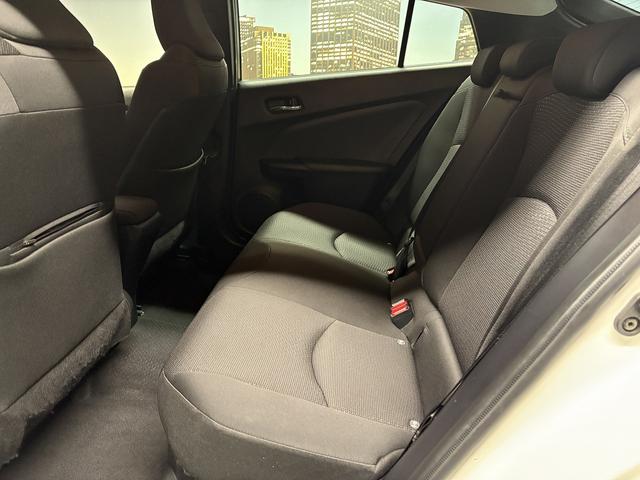 プリウス Ｓ　（禁煙車）（後期型）（フルエアロ）（純正ＳＤナビ）（バックカメラ）（レーダークルーズ）（スマートキー）（ＬＥＤヘッドライト）（ＥＴＣ）（Ｂｌｕｅｔｏｏｔｈオーディオ）（純正１５インチＡＷ）（47枚目）