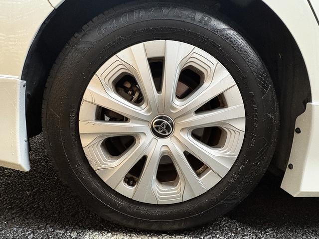 プリウス Ｓ　（禁煙車）（後期型）（フルエアロ）（純正ＳＤナビ）（バックカメラ）（レーダークルーズ）（スマートキー）（ＬＥＤヘッドライト）（ＥＴＣ）（Ｂｌｕｅｔｏｏｔｈオーディオ）（純正１５インチＡＷ）（48枚目）