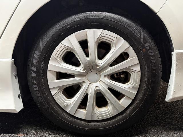プリウス Ｓ　（禁煙車）（後期型）（フルエアロ）（純正ＳＤナビ）（バックカメラ）（レーダークルーズ）（スマートキー）（ＬＥＤヘッドライト）（ＥＴＣ）（Ｂｌｕｅｔｏｏｔｈオーディオ）（純正１５インチＡＷ）（50枚目）