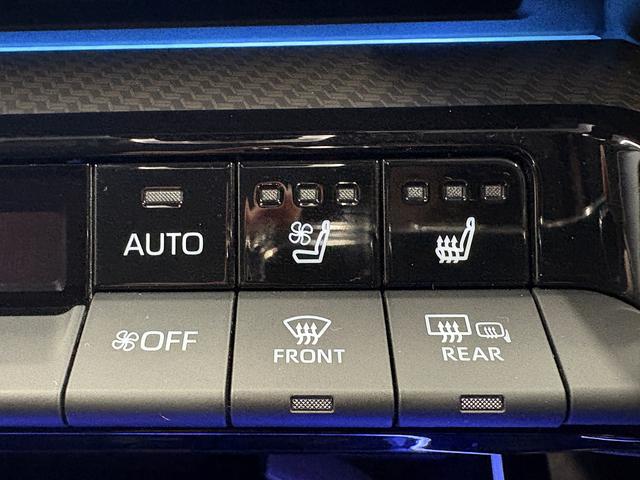 プリウス Z (禁煙車)(黒革シート)(メーカーナビ)(全周囲カメラ)(レーダークルーズ)(クリアランスソナー)(LEDヘッドライト)(パワーシート)(シートエアコン)(パワーバックドア)(純正19インチAW)(12枚目)