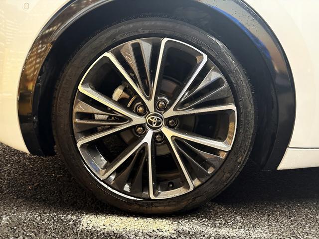 プリウス Z (禁煙車)(黒革シート)(メーカーナビ)(全周囲カメラ)(レーダークルーズ)(クリアランスソナー)(LEDヘッドライト)(パワーシート)(シートエアコン)(パワーバックドア)(純正19インチAW)(34枚目)