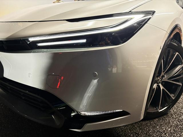 プリウス Z (禁煙車)(黒革シート)(メーカーナビ)(全周囲カメラ)(レーダークルーズ)(クリアランスソナー)(LEDヘッドライト)(パワーシート)(シートエアコン)(パワーバックドア)(純正19インチAW)(46枚目)