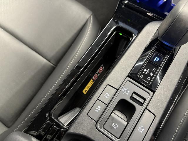 プリウス Z (禁煙車)(黒革シート)(メーカーナビ)(全周囲カメラ)(レーダークルーズ)(クリアランスソナー)(LEDヘッドライト)(パワーシート)(シートエアコン)(パワーバックドア)(純正19インチAW)(47枚目)